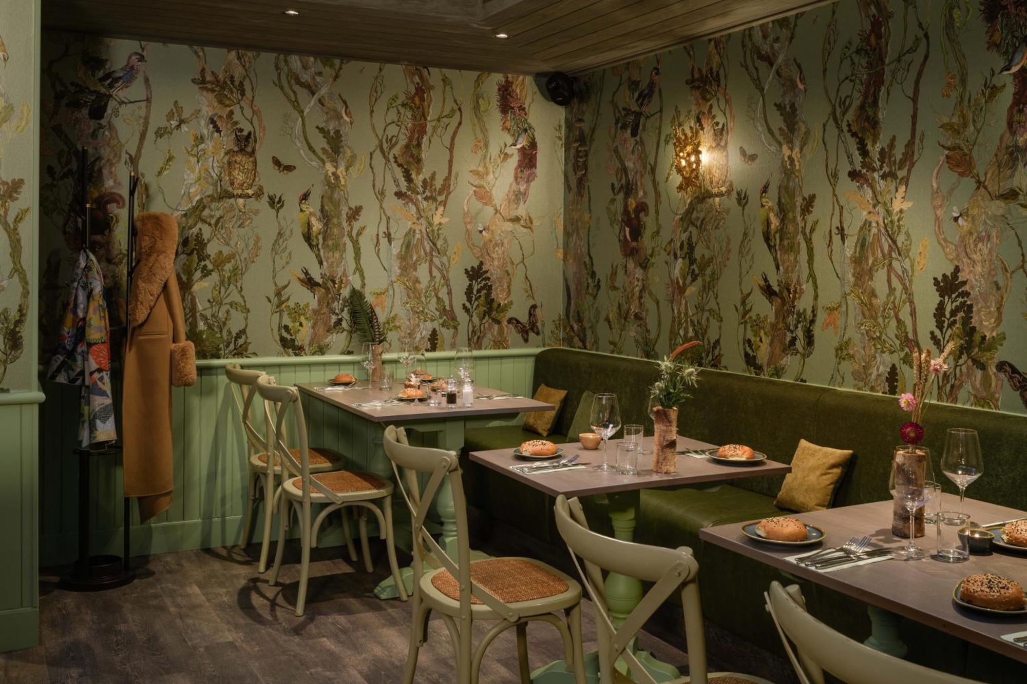 Meikleour Arms Hotel & Restaurant 外观 照片